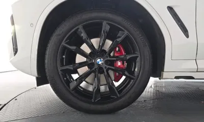 BMW X4 2025, 5219 км, за 53420.22 USD