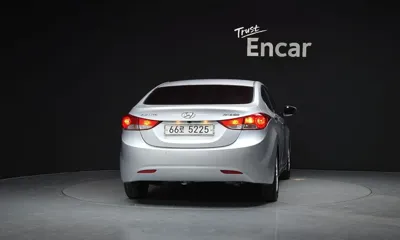Hyundai Avante 2012, 81711 км, за 3122.56 USD