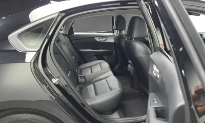 Kia K3 2022, 57382 км, за 10774.73 USD - фото 11