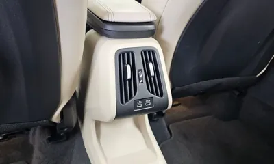 BMW 2-Series 2025, 7564 км, за 23959.56 USD - фото 33