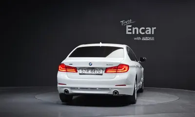 BMW 5-Series 2018, 104312 км, за 13981.88 USD