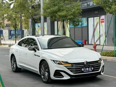 Volkswagen CC 2022, 48000 км, за 17346.9 USD