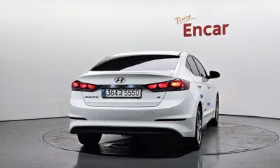 Hyundai Avante 2018, 123258 км, за 6695.55 USD