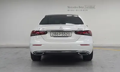 Mercedes-Benz E-Class 2023, 52023 км, за 40728.44 USD