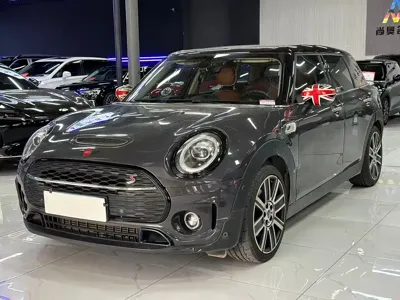MINI Mini Clubman 2020, 77000 км, за 17313.73 USD