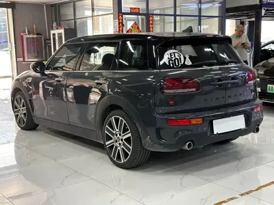 MINI Mini Clubman 2020, 77000 км, за 17313.73 USD