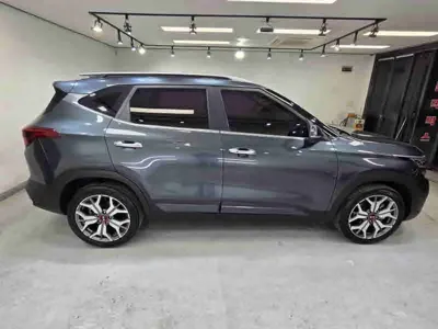 Kia Seltos 2020, 63749 км, за 12338.29 USD