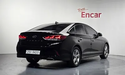 Hyundai Sonata 2018, 120104 км, за 8064.52 USD