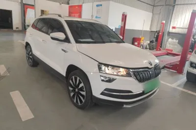 Skoda Karoq 2018, 80900 км, за 9759 USD