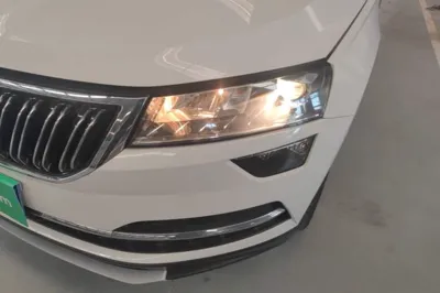 Skoda Karoq 2018, 80900 км, за 9759 USD - фото 8