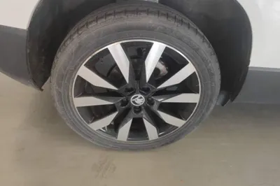 Skoda Karoq 2018, 80900 км, за 9759 USD - фото 11