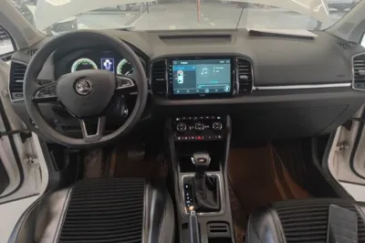 Skoda Karoq 2018, 80900 км, за 9759 USD - фото 12