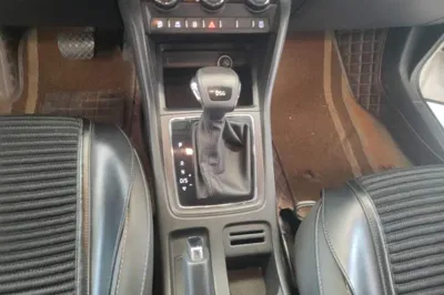 Skoda Karoq 2018, 80900 км, за 9759 USD - фото 16