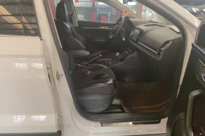 Skoda Karoq 2018, 80900 км, за 9759 USD - фото 19