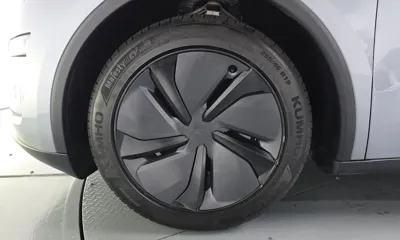 Tesla Model Y 2025, 13803 км, за 40316 USD