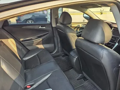 Hyundai Sonata 2010, 177500 км, за 1916.98 USD