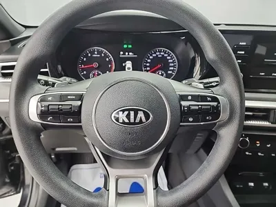 Kia K5 2021, 49425 км, за 9761.02 USD - фото 9
