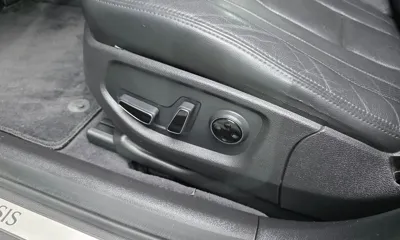 Hyundai Genesis 2016, 113569 км, за 7553.86 USD - фото 17