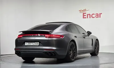 Porsche Panamera 2018, 100172 км, за 40817.77 USD