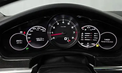Porsche Panamera 2018, 100172 км, за 40817.77 USD - фото 8