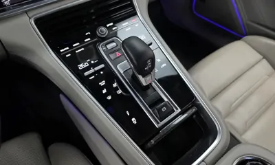 Porsche Panamera 2018, 100172 км, за 40817.77 USD - фото 9