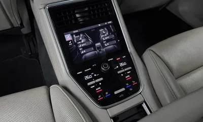 Porsche Panamera 2018, 100172 км, за 40817.77 USD - фото 19