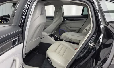 Porsche Panamera 2018, 100172 км, за 40817.77 USD - фото 26