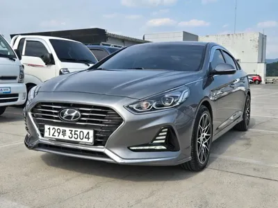 Hyundai Sonata 2018, 126504 км, за 6367.34 USD