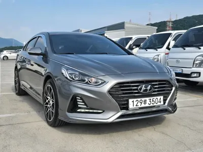 Hyundai Sonata 2018, 126504 км, за 6367.34 USD