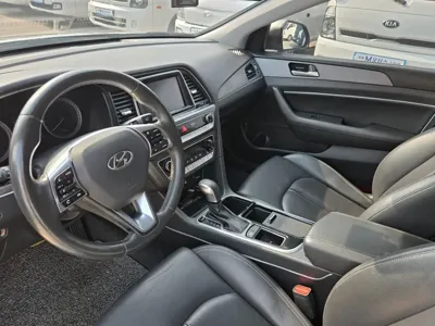 Hyundai Sonata 2018, 126504 км, за 6367.34 USD - фото 9