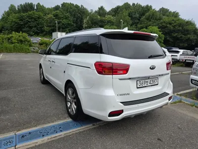 Kia Canival 2020, 126858 км, за 9295.97 USD