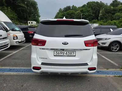 Kia Canival 2020, 126858 км, за 9295.97 USD