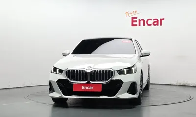 BMW 5-Series 2025, 9060 км, за 57116.89 USD