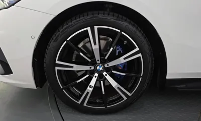 BMW 5-Series 2025, 9060 км, за 57116.89 USD