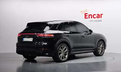 Porsche Cayenne 2021, 29692 км, за 60860.88 USD