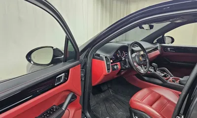 Porsche Cayenne 2021, 29692 км, за 60860.88 USD - фото 10