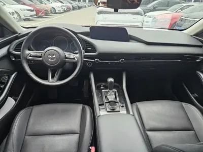 Mazda 3 Axela 2020, 20000 км, за 8357.7 USD - фото 9