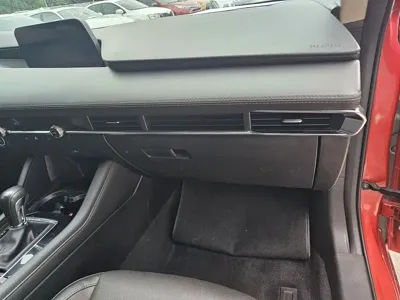 Mazda 3 Axela 2020, 20000 км, за 8357.7 USD - фото 20