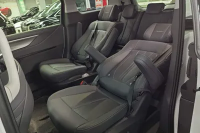 Buick GL8 New Energy 2026, 200 км, за 45910 USD - фото 20