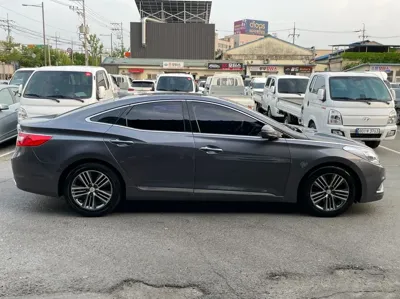 Hyundai Grandeur 2013, 181300 км, за 2363.14 USD