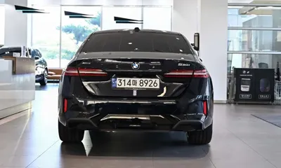 BMW 5-Series 2024, 40970 км, за 40954.29 USD