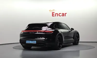 Porsche Taycan 2022, 20790 км, за 70257.67 USD