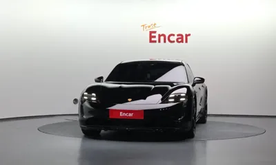Porsche Taycan 2022, 20790 км, за 70257.67 USD