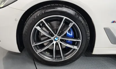 BMW 5-Series 2022, 90902 км, за 23323.42 USD