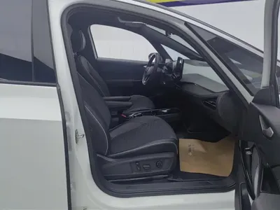 Volkswagen ID.3 2024, 62699 км, за 11668.4 USD - фото 8