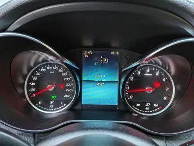 Mercedes-Benz C-Class 2019, 68000 км, за 15611.76 USD - фото 11