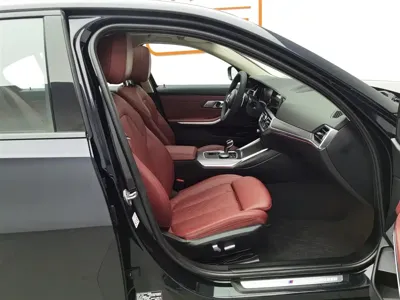 BMW 3 Series 2022, 84700 км, за 20072.19 USD - фото 23