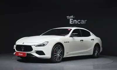 Maserati Ghibli · 2015 год