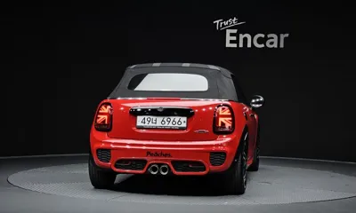 MINI Cooper Convertible 2019, 53308 км, за 15302.46 USD
