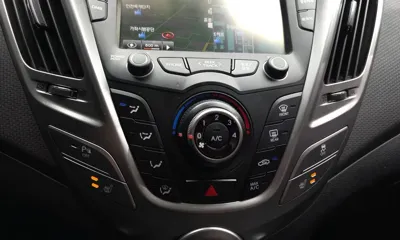 Hyundai Veloster 2012, 85985 км, за 2822.63 USD - фото 16